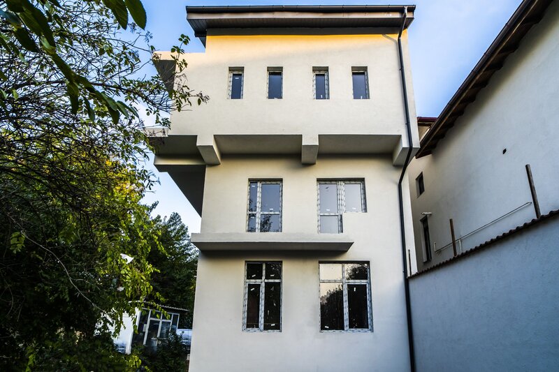 Apartament 3 cam., 2 bai, 2 balc., bloc nou, finisat la cheie, centrala termica